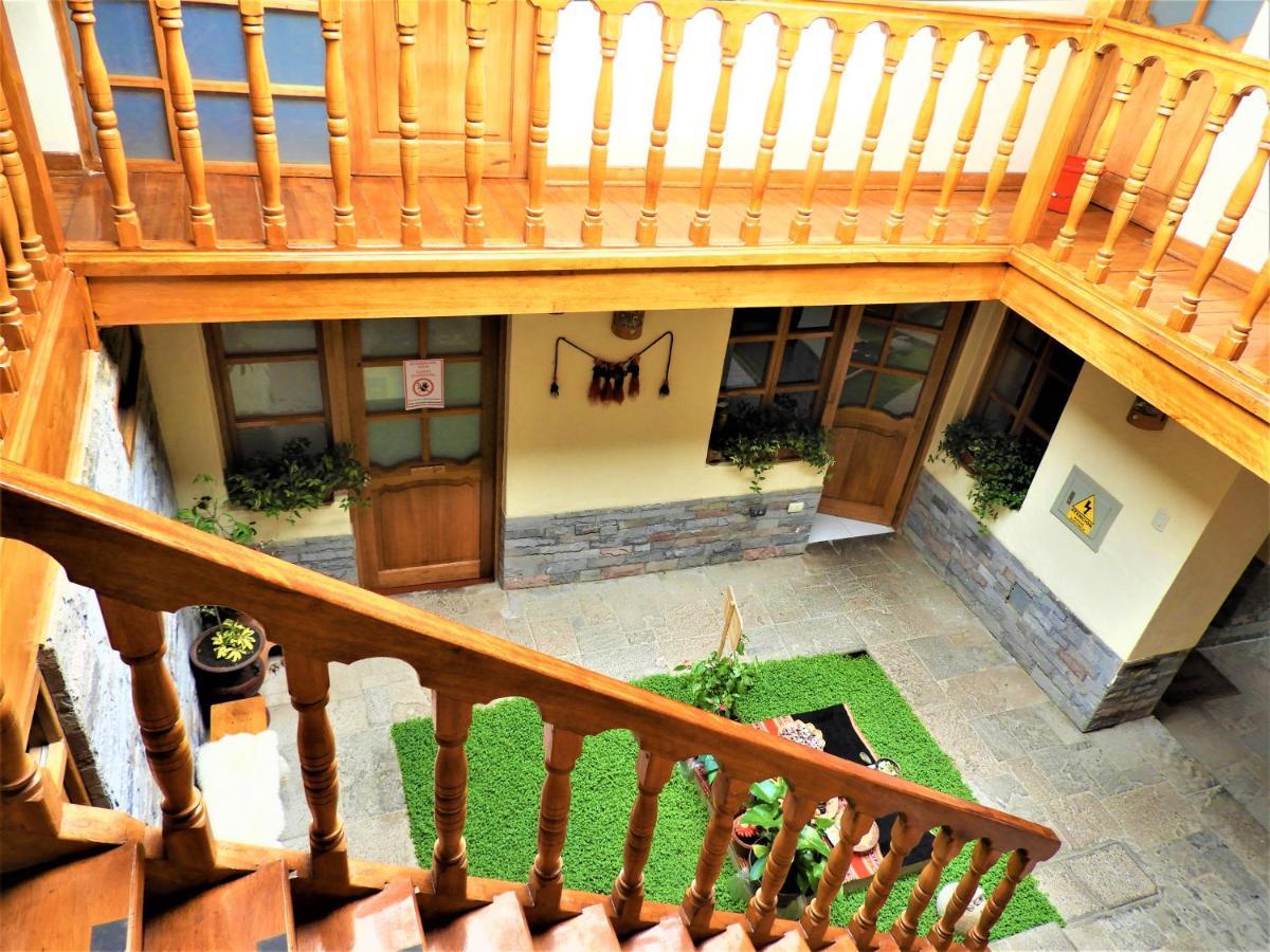 Family Room,1097116599:JPEG