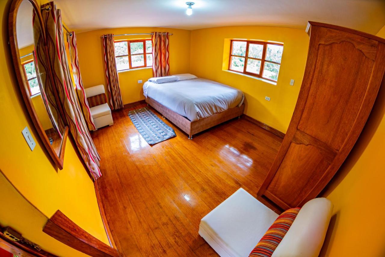 Queen Room,1182365239:JPEG