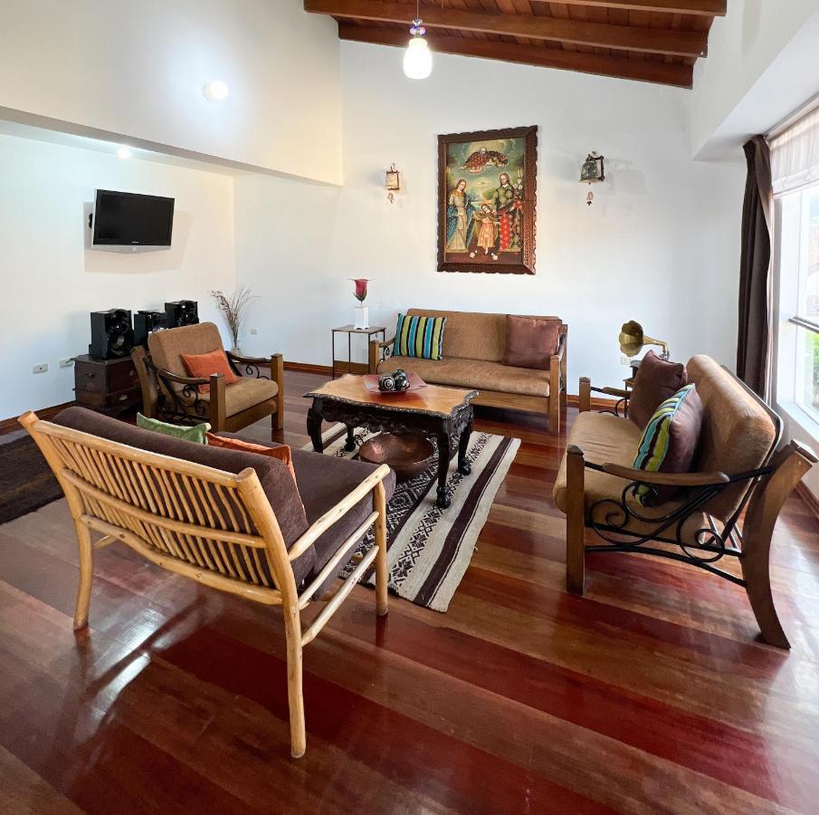 Three-Bedroom Apartment,1226707289:JPEG