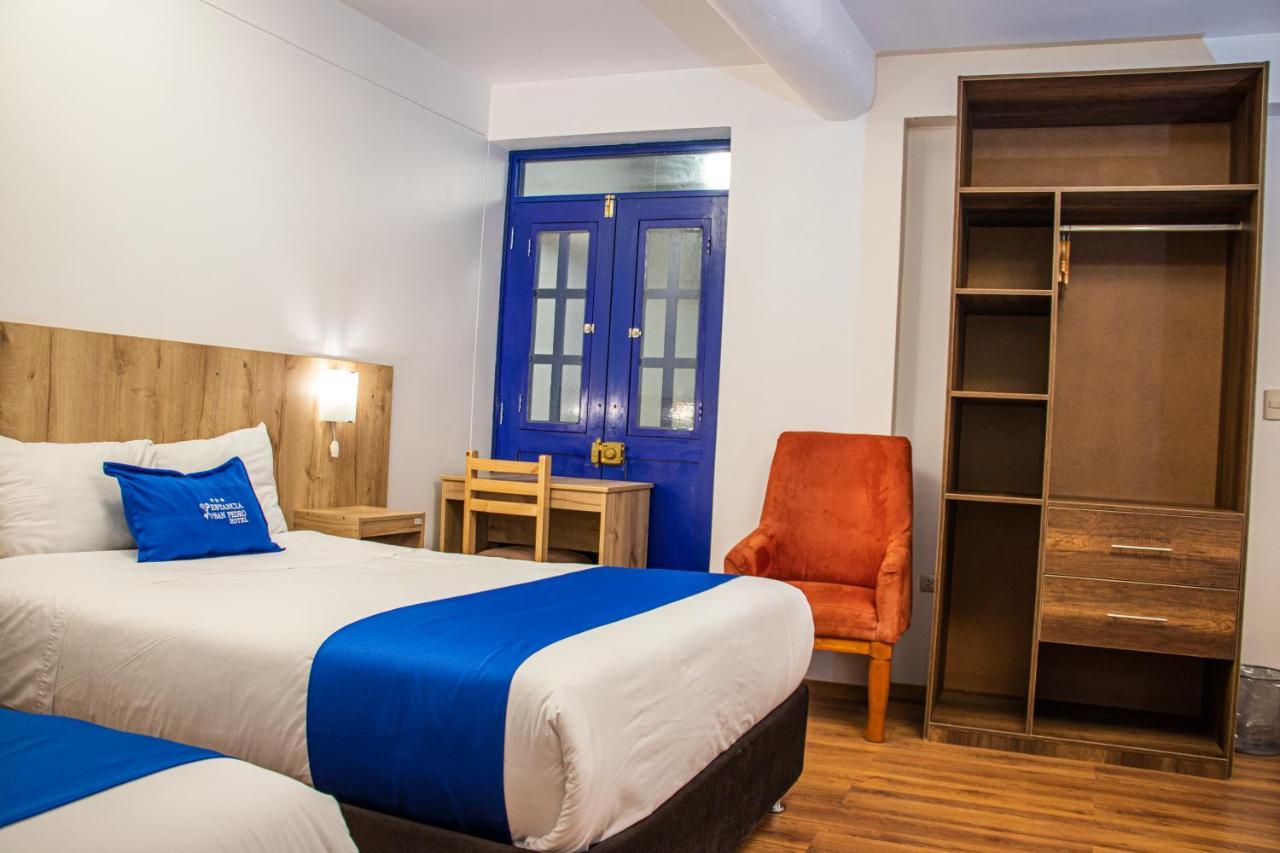 Quarto Duplo Superior com 2 Camas de Casal