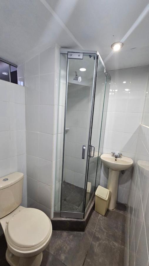 Twin Room,1477515031:JPEG