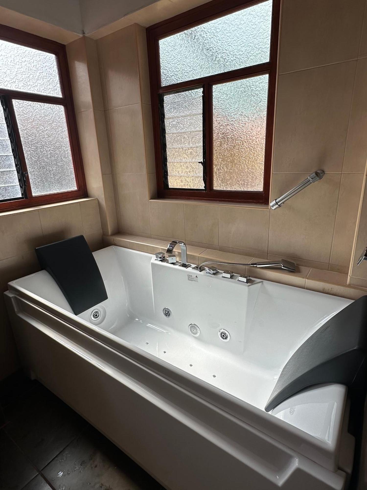 Standard Suite,1559666593:JPEG