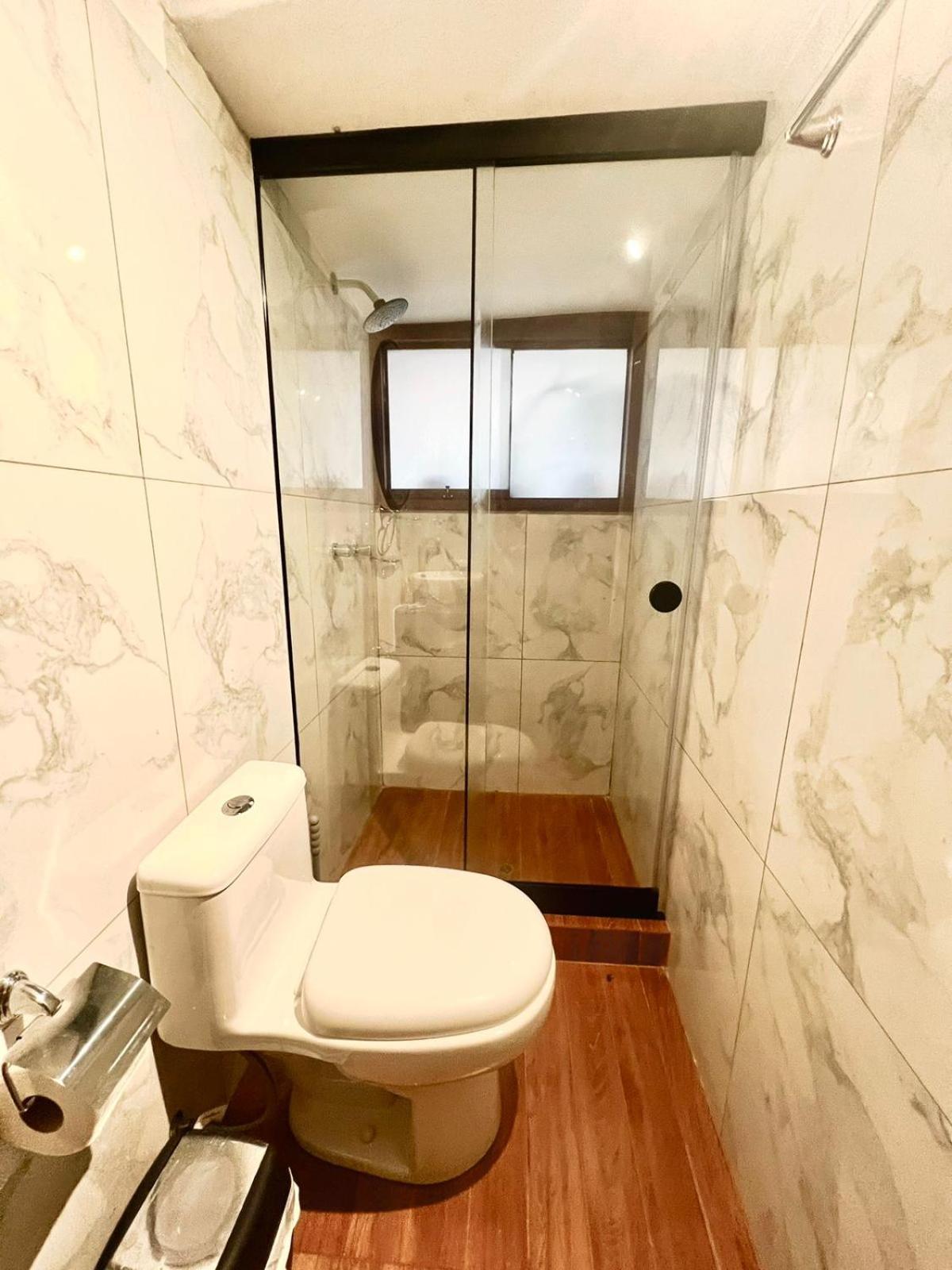 Quarto com 2 Camas de Solteiro