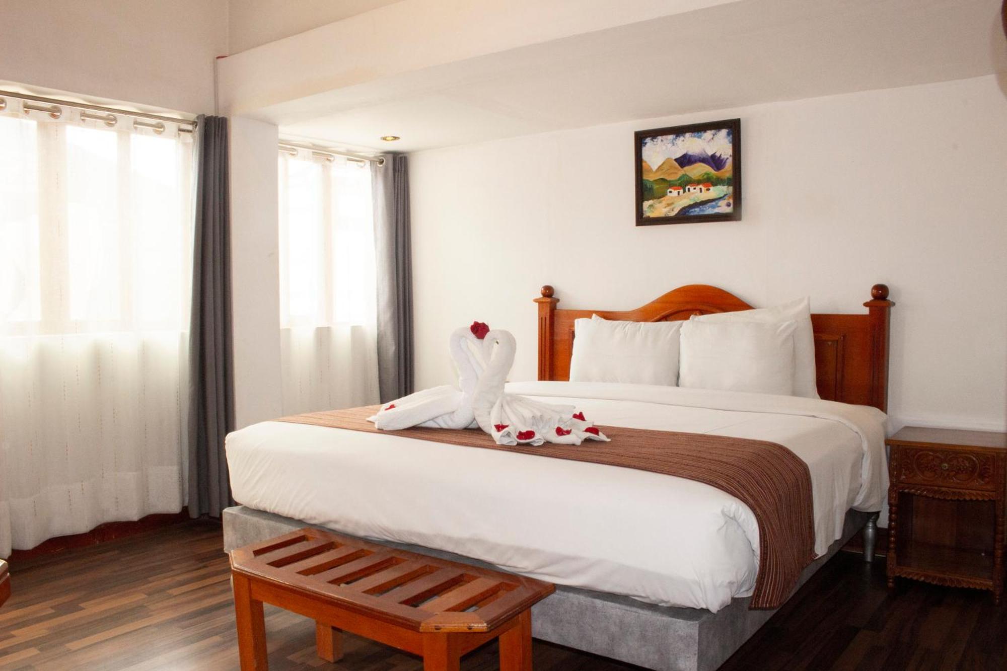 Deluxe Queen Room