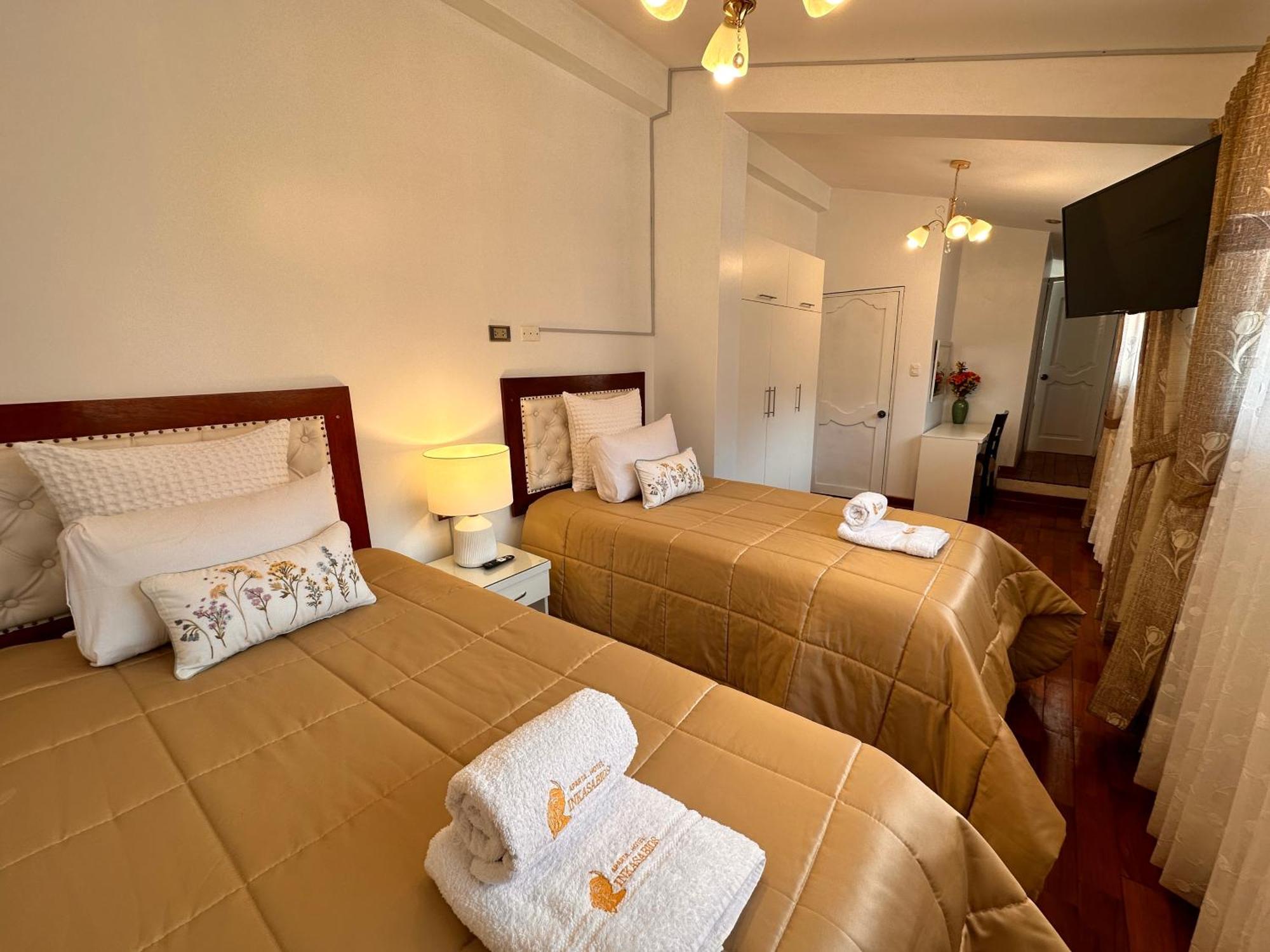 Twin Room with Private Bathroom