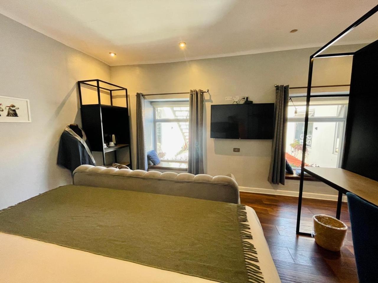 King Room Garden View