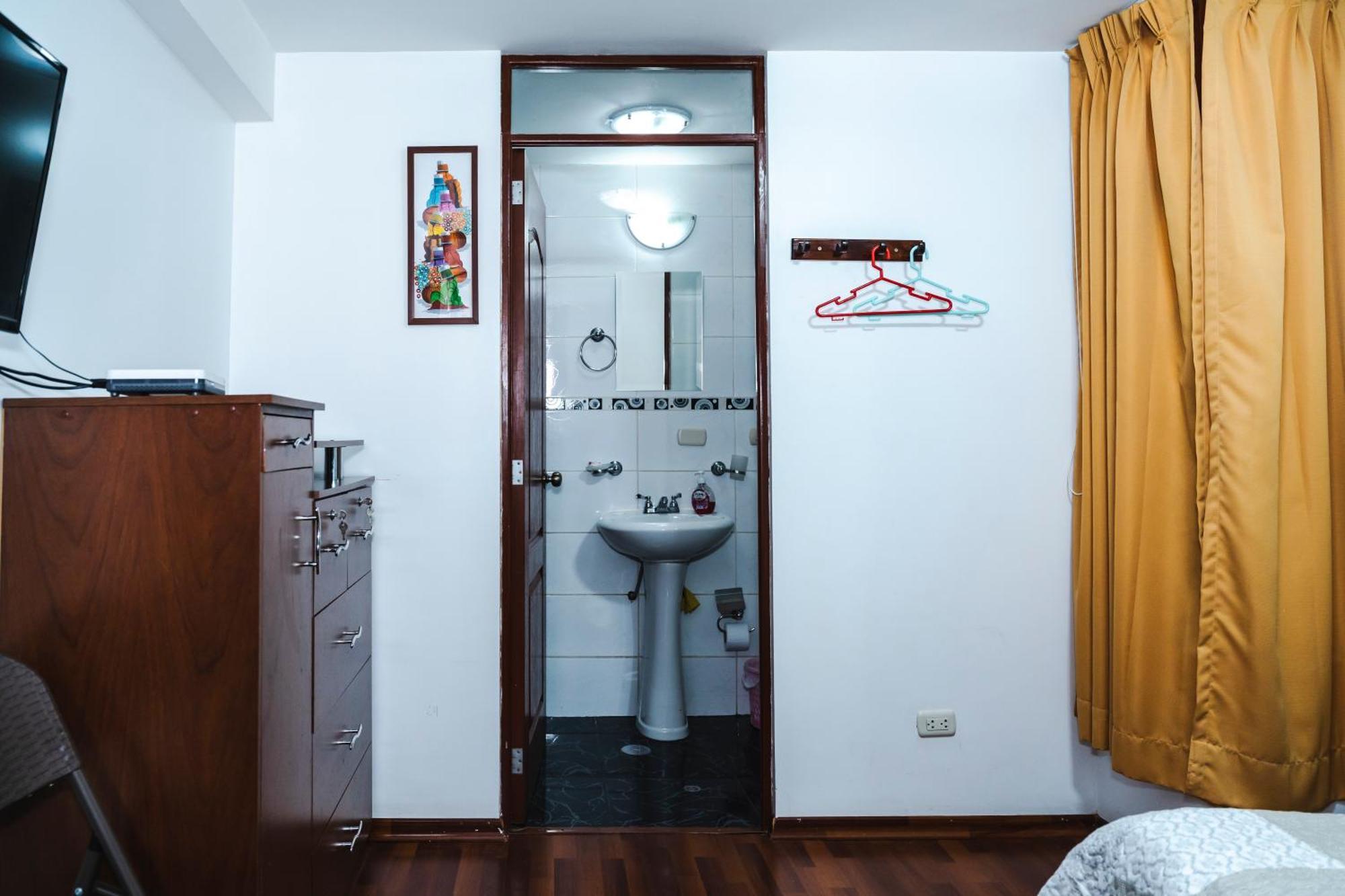 Single Room with Private Bathroom,1553951002:JPEG