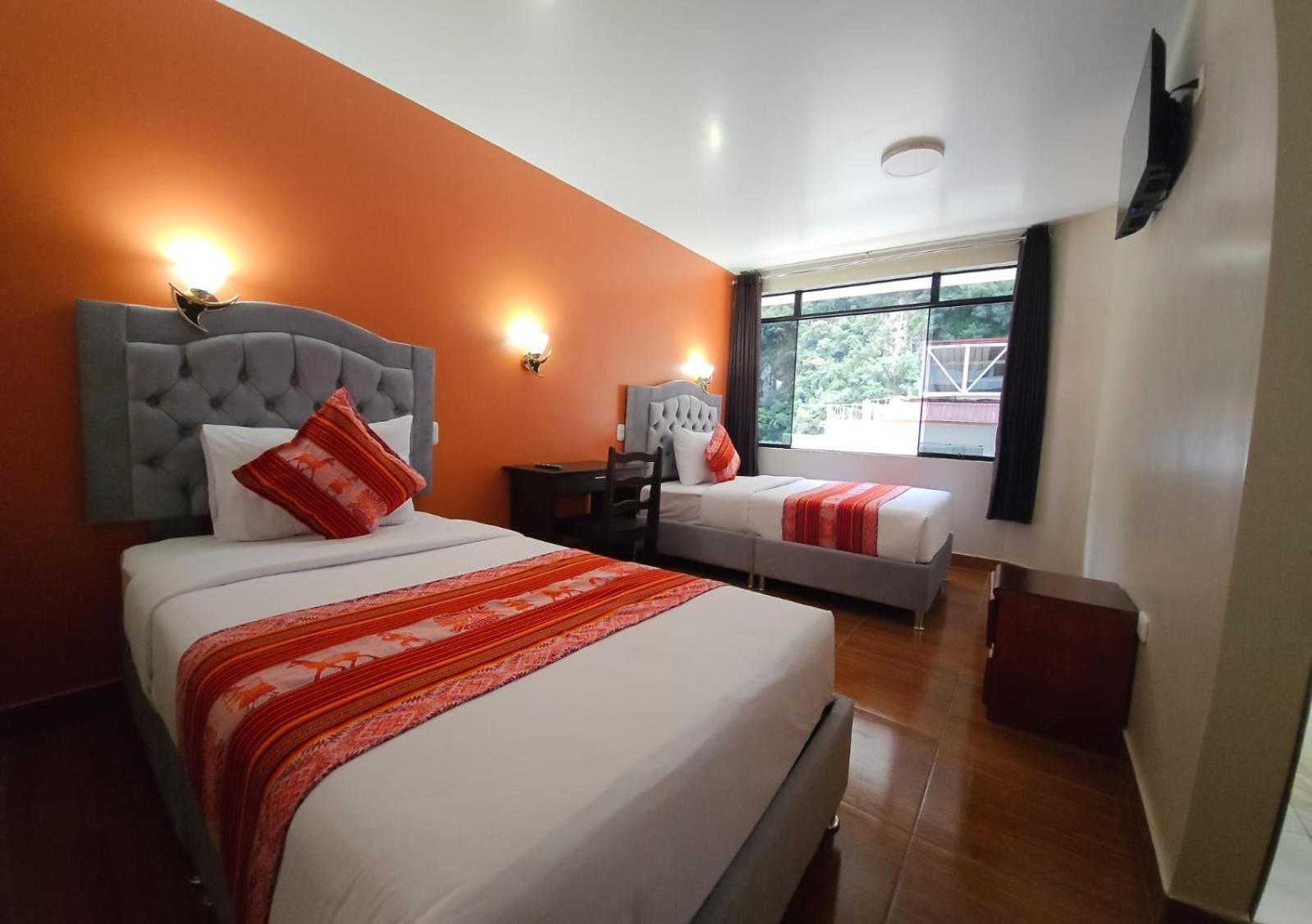 Twin Room,1635905436:JPEG