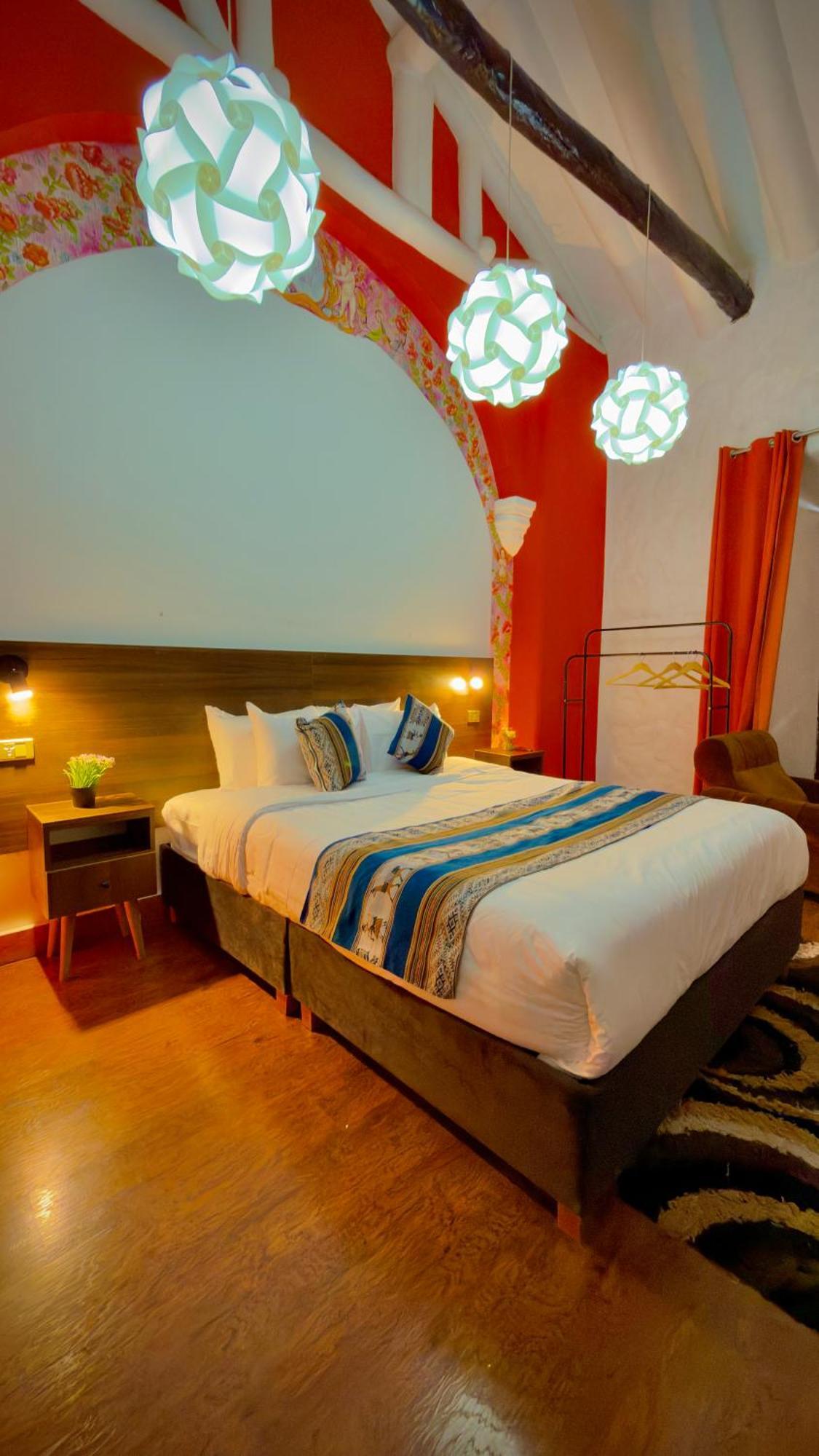 Deluxe Queen Room