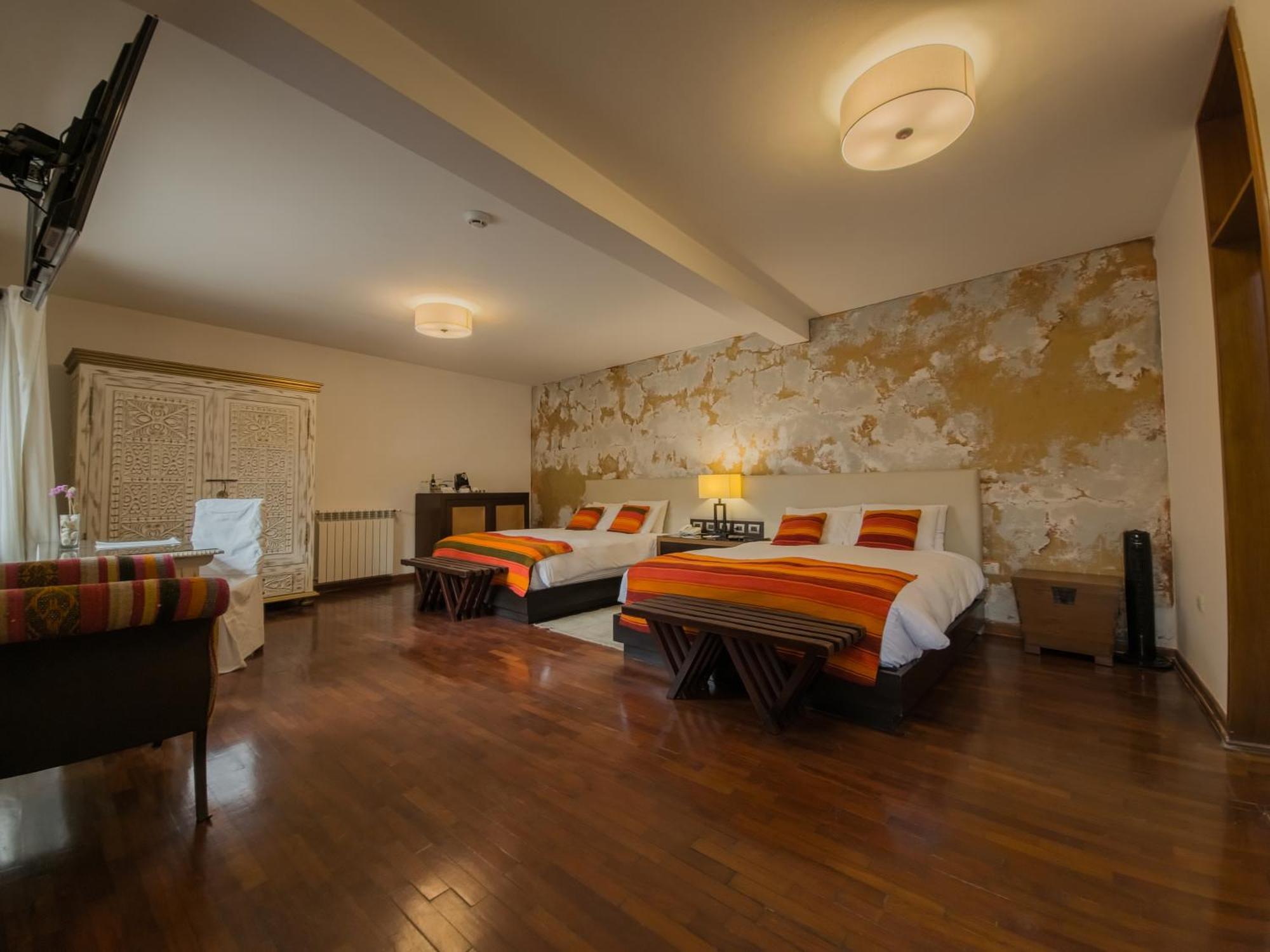 Double Room,1758641609:JPEG