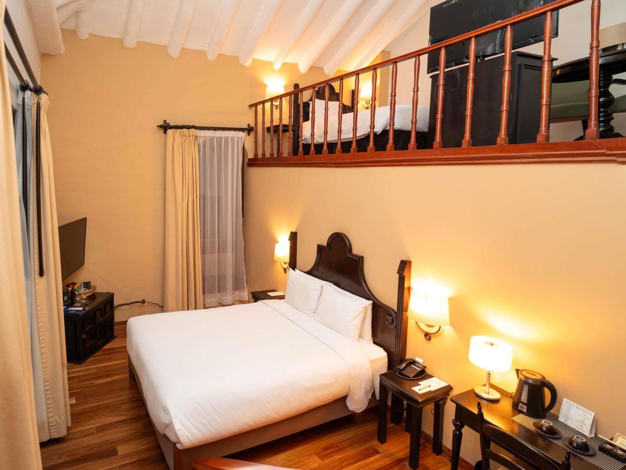 Colonial Family Duplex Room