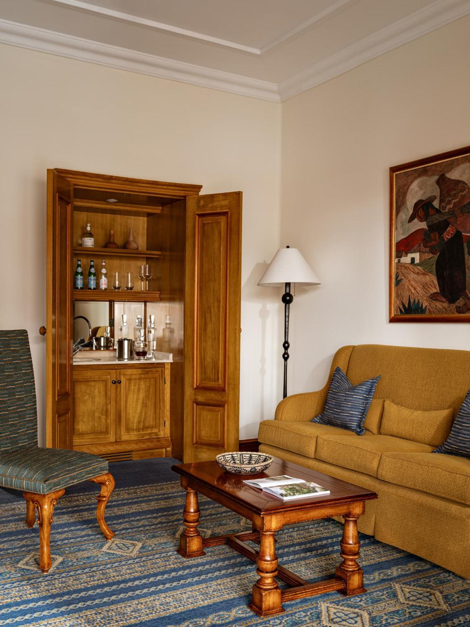 Deluxe Studio-Suite