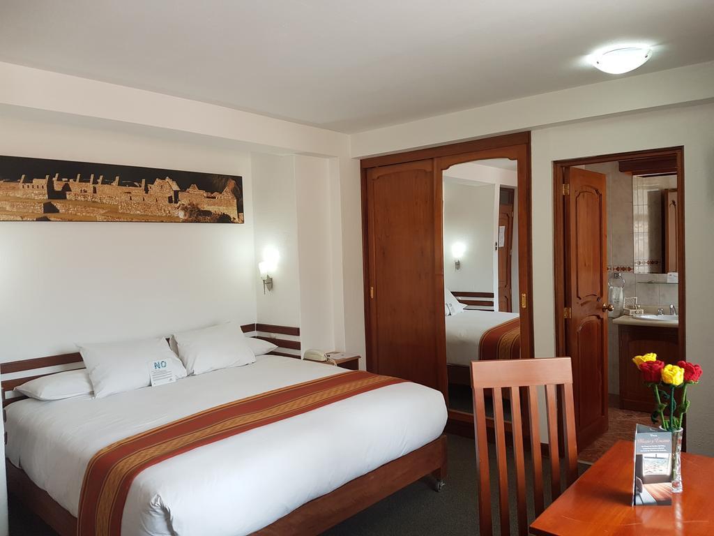 Deluxe Double or Twin Room,775801477:JPEG
