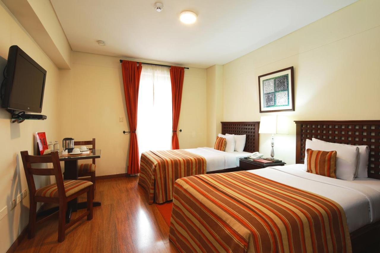 Family Room,1713291630:JPEG