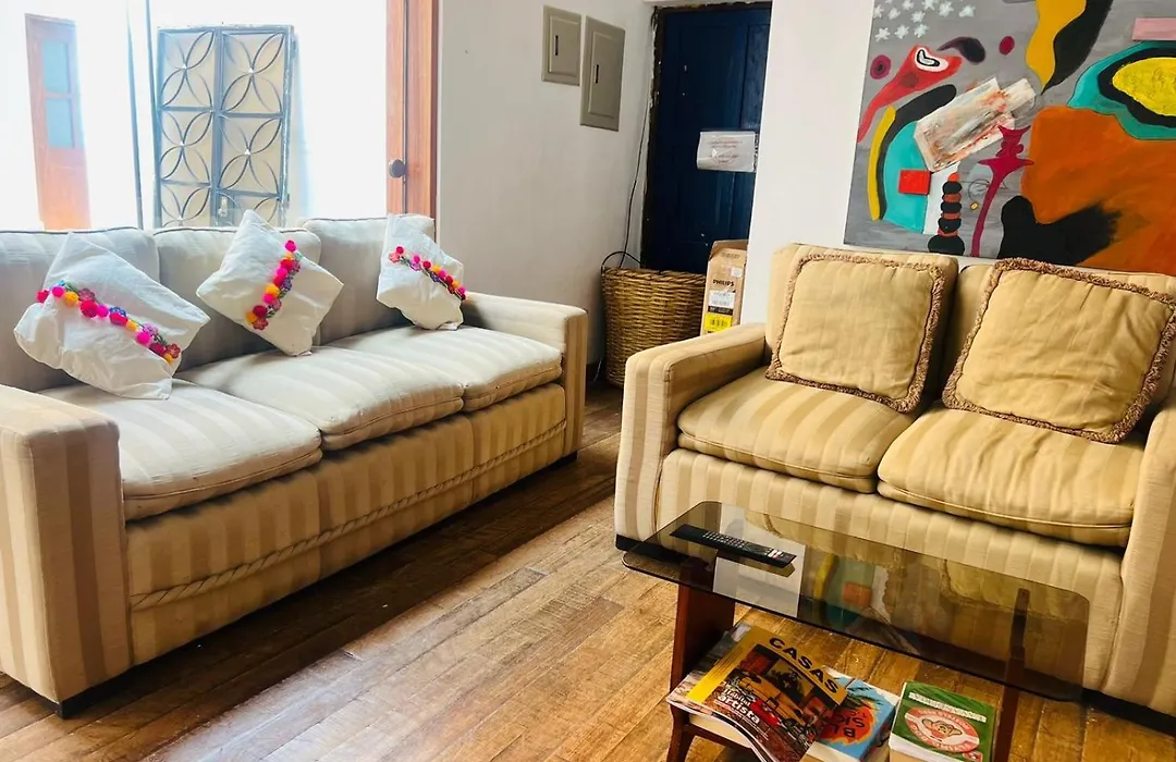 Flying Dog Hostel Cusco-1