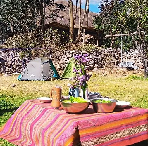 Pet friendly Minimalista Hostel & Camping Urubamba