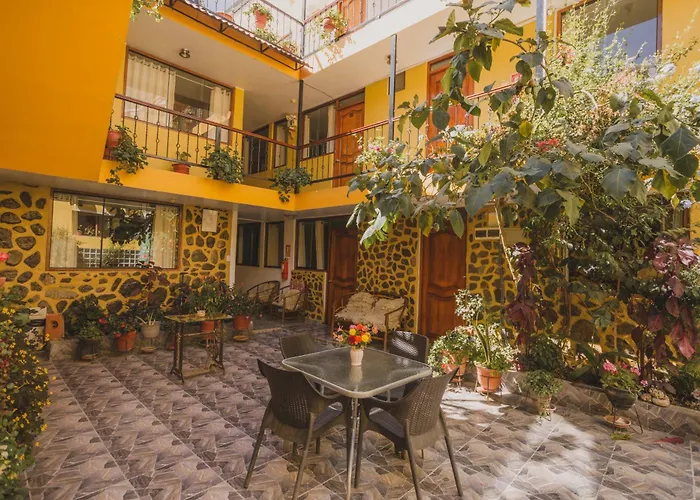 Ollantaytambo Resorts