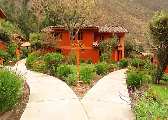 Ollantaytambo hotels near Templo del sol